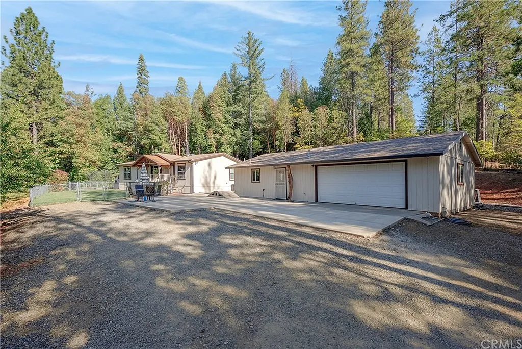 8990 Idlewood Cir photo 1