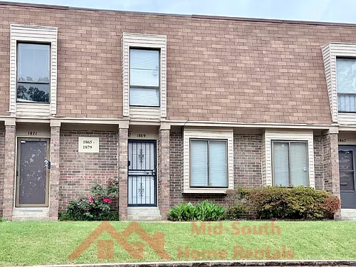 1869 E Poplar Woods Cir Photo 1