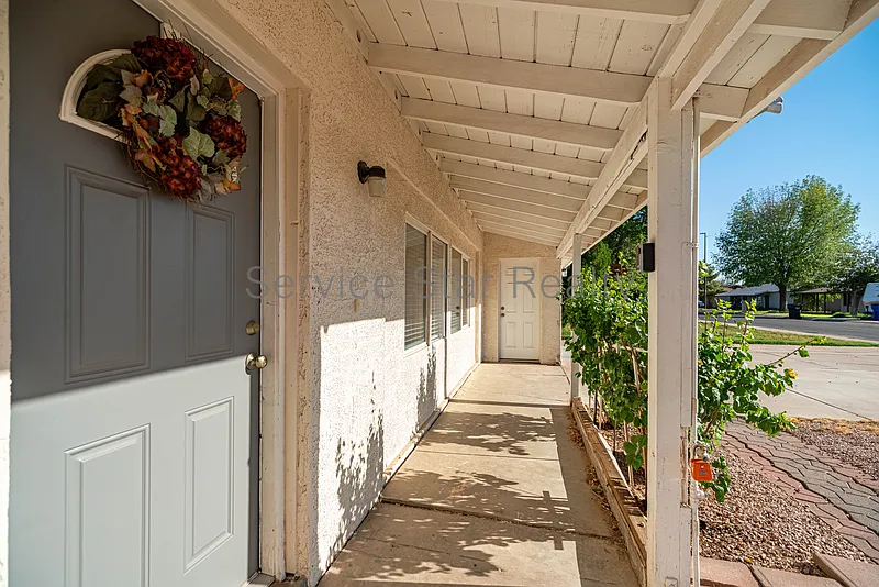 4 bed, 3.0 bath, 2280 sqft, $3,300 — Photo 3