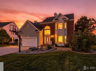 563 Buckingham Dr, Piscataway, NJ 08854