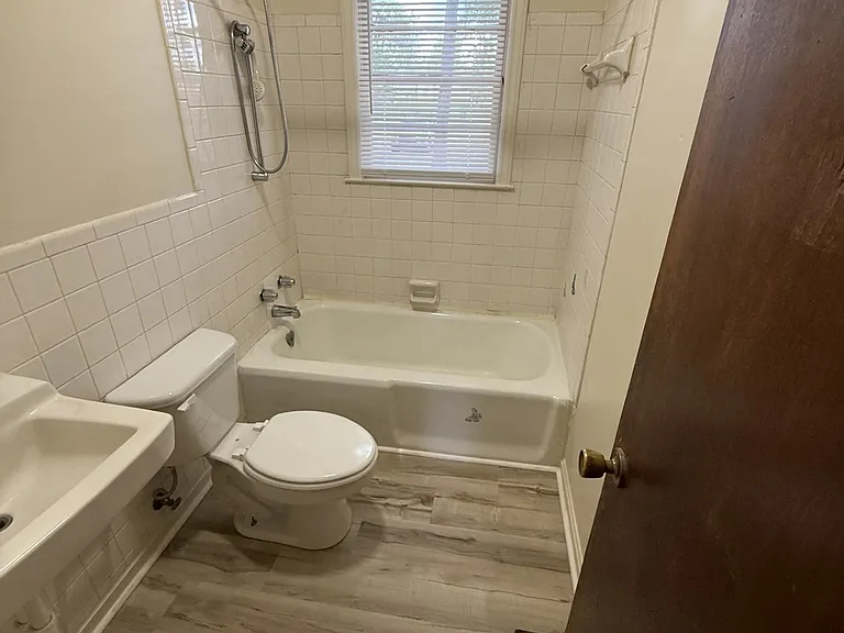 6110 Anne St — Photo 5