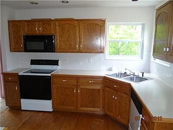 2nd image of 714 Brookwood St