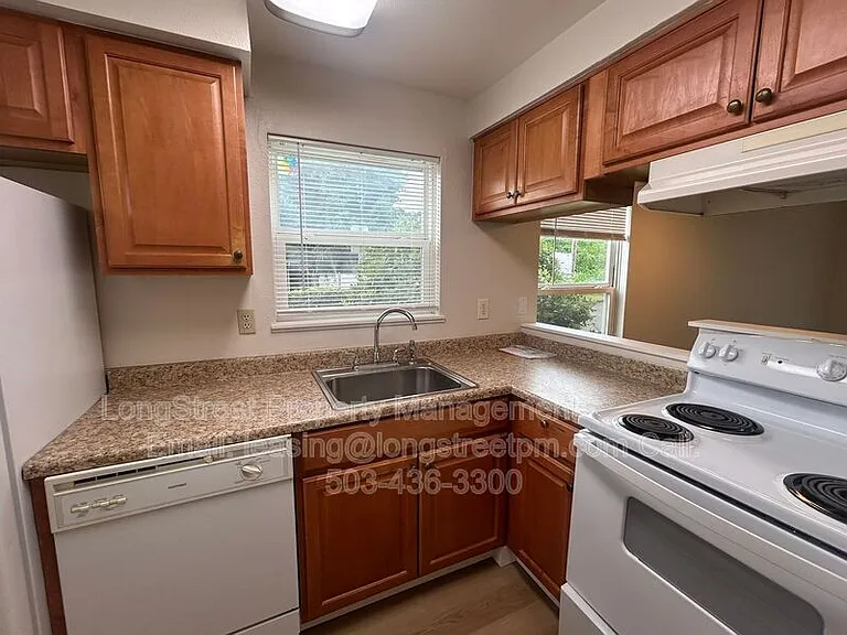 3211 SE Wake St #1 — Photo 8