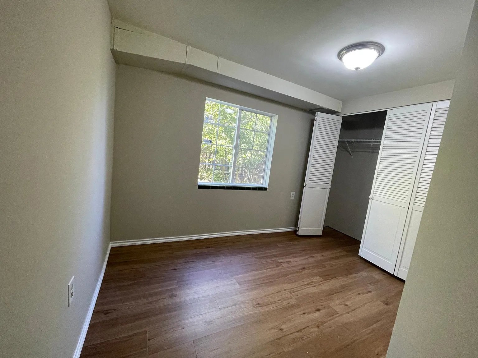 6 bed, 2250 sqft, $4,800 — Photo 3