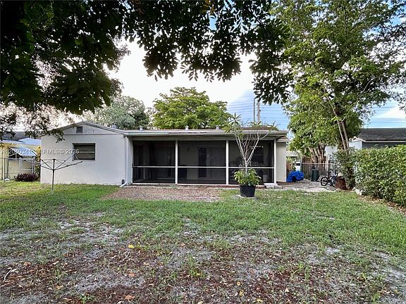 3rd image of 7262 SW 1st St