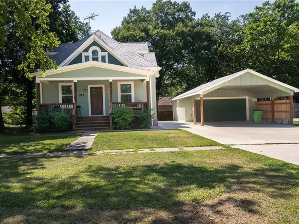 212 Main St, Wellsville, KS 66092