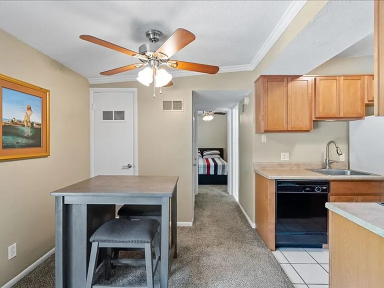 5720 Martway St — Photo 4