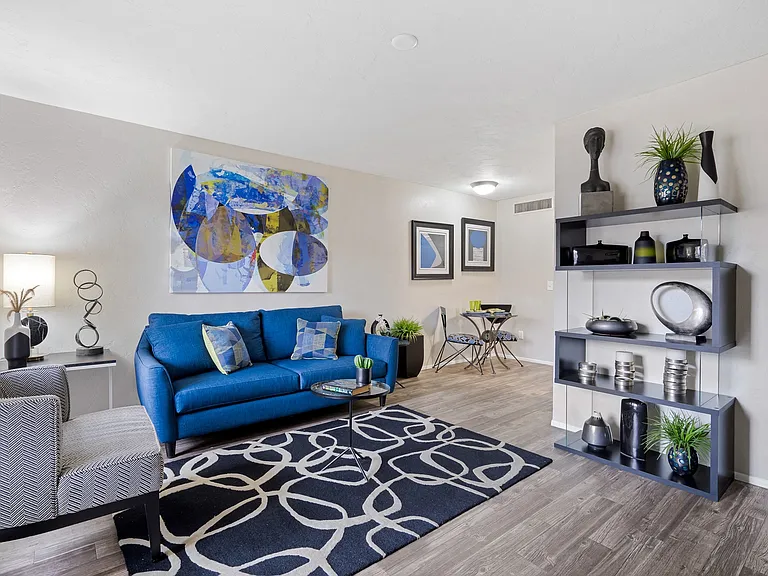 Verde Apartments — Photo 10