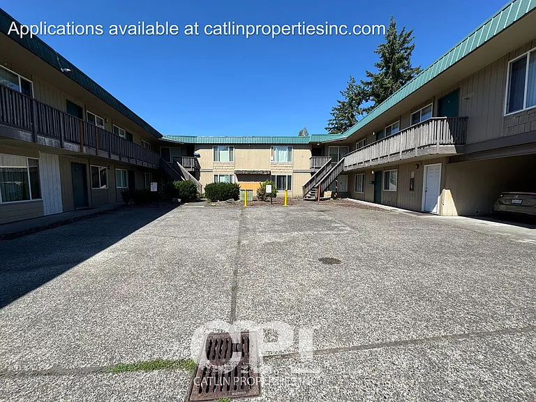 917 Cedar St — Photo 1