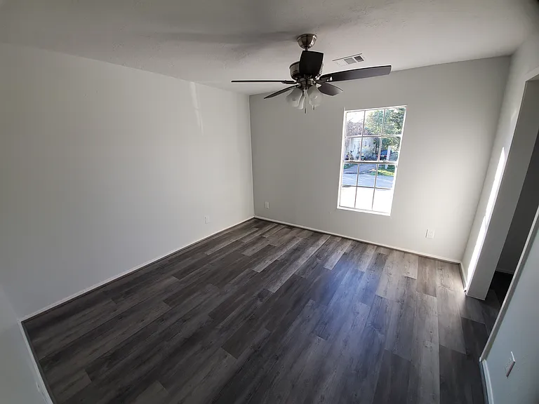 7307 Avenue H — Photo 9