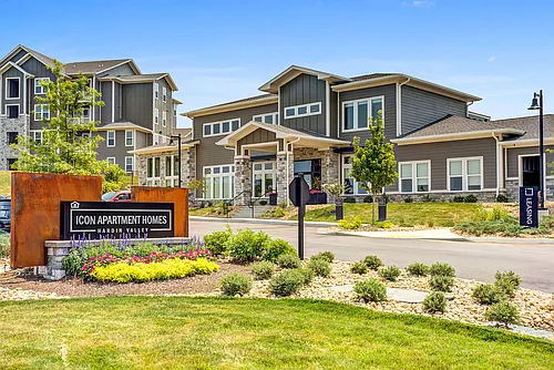 Icon Apartment Homes at Hardin Valley Photo 1