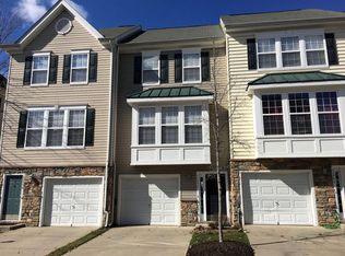 22992 Fontwell Sq, Sterling, VA 20166