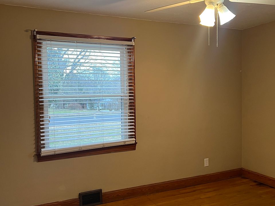 1st image of 602 Sunrise Ln