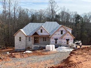 8205 Lulworth Dr, Stokesdale, NC 27357