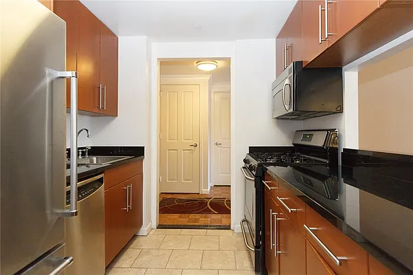 Rented by R New York | media 6