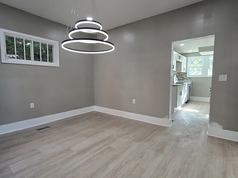 821 Frederick St — Photo 2