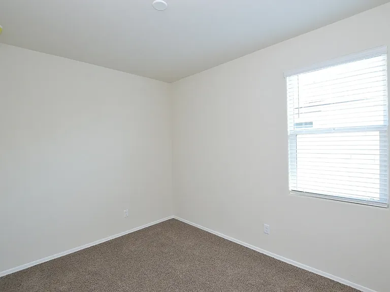 1074 W Avalon Canyon Dr — Photo 8