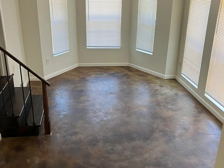 1225 Lambard Dr — Photo 2