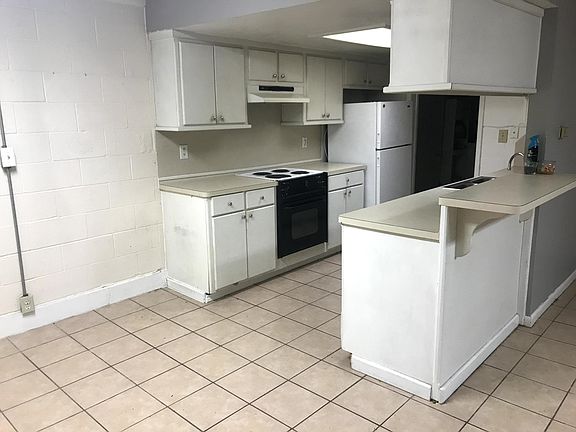 4th image of 1123 Tanglewood Cir #A