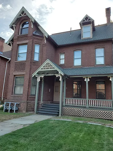 354 Laurel St Photo 1