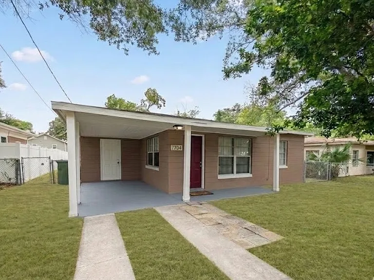 7704 N Taliaferro Ave — Photo 2