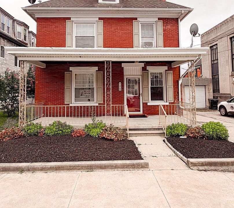 1st image of 10 E 3rd St