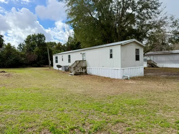 720 NE Fourth Ave, Trenton, FL 32693