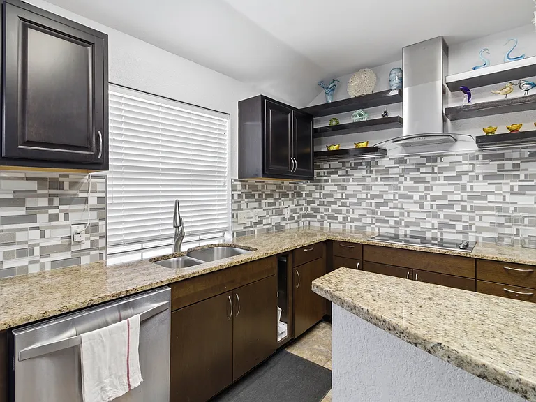 2707 Rocky Creek Dr — Photo 17