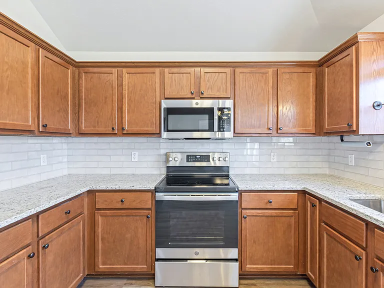 7807 Fieldstone Dr — Photo 10