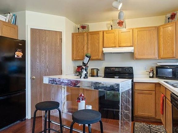 5th image of 141 Hibbard Ct S