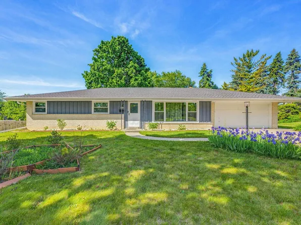 6025 S 22nd STREET, Milwaukee, WI 53221