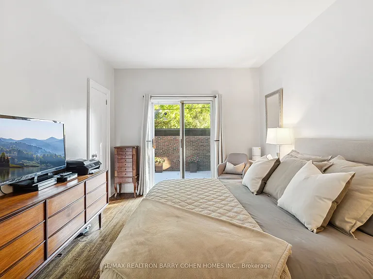 31 Whitehall Rd #MAIN — Photo 16