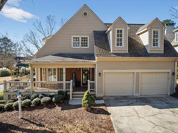 2nd image of 1033 Lakeside Ct