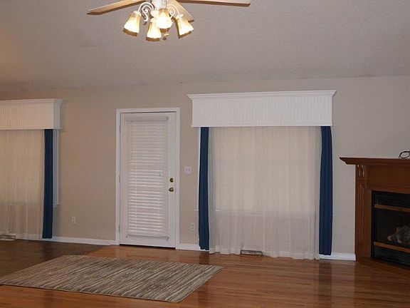 2nd image of 1097 Mockingbird Dr
