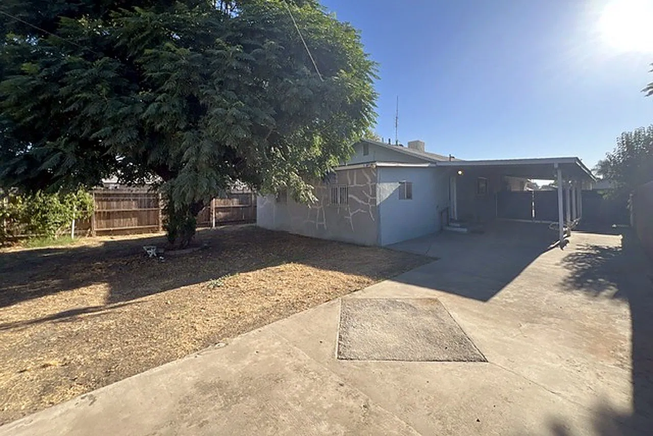 3 bed, $1,900 — Photo 2