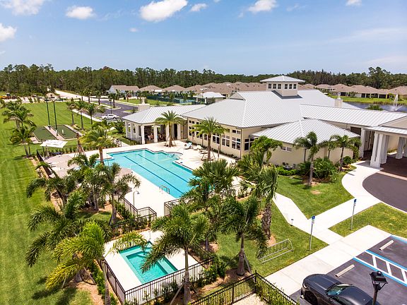 Amazing amenites- pool, spa, fitness, clubhouse