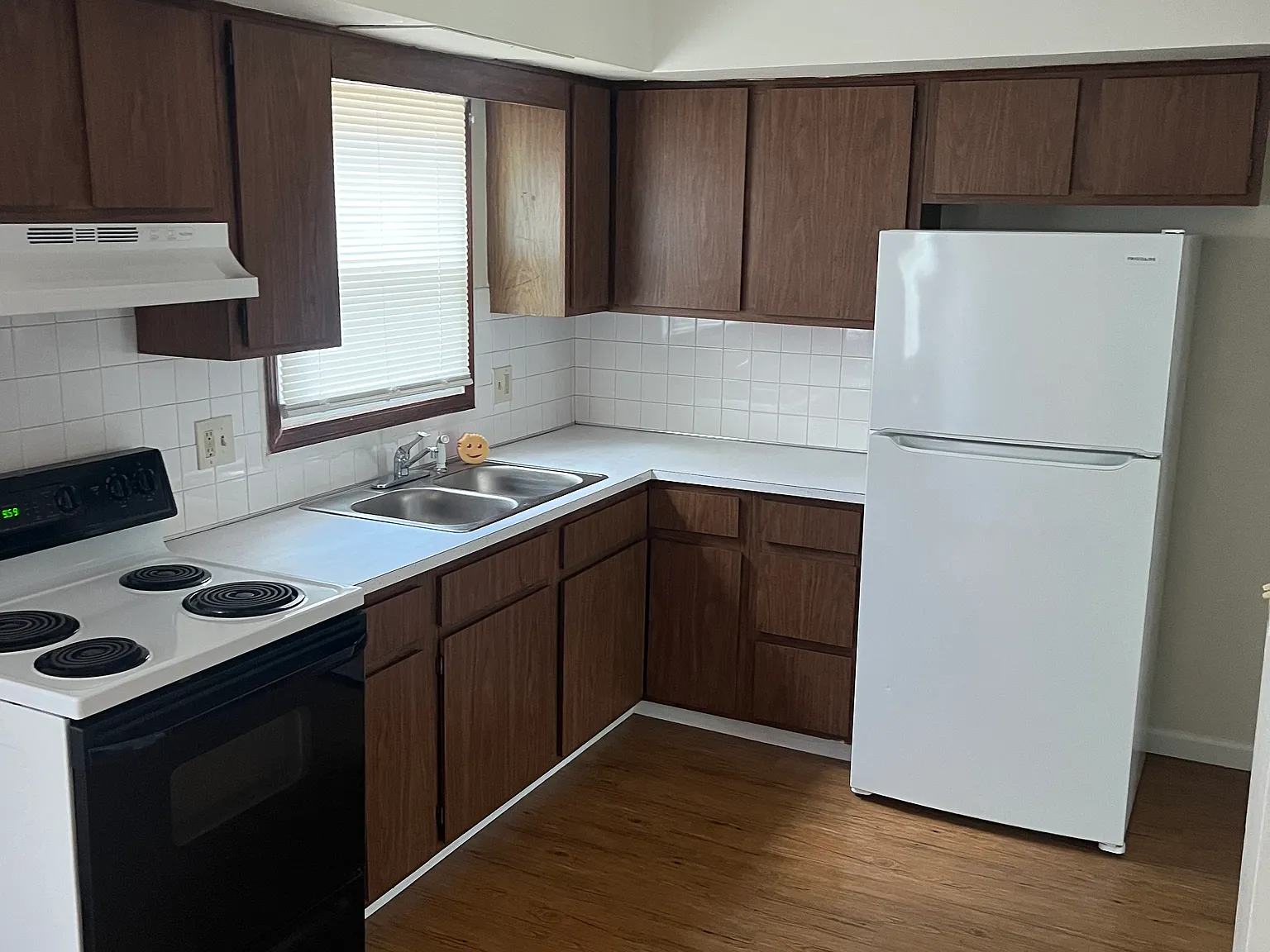 2 bed, 950 sqft, $850 — Photo 2