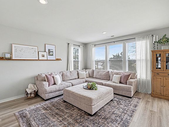 3rd image of 712 Watson Ct