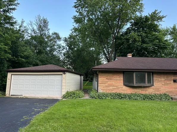 45 Golfview Rd, Lake Zurich, IL 60047