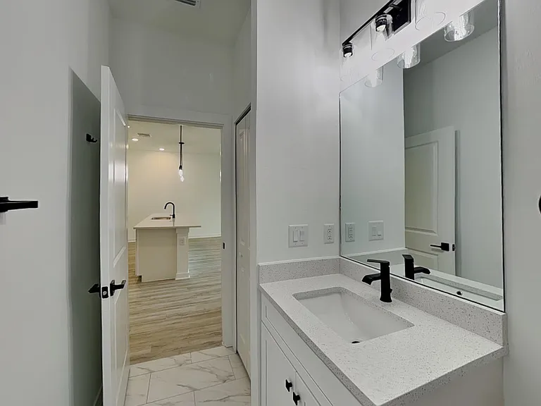 4918 Jordan Ave S — Photo 17