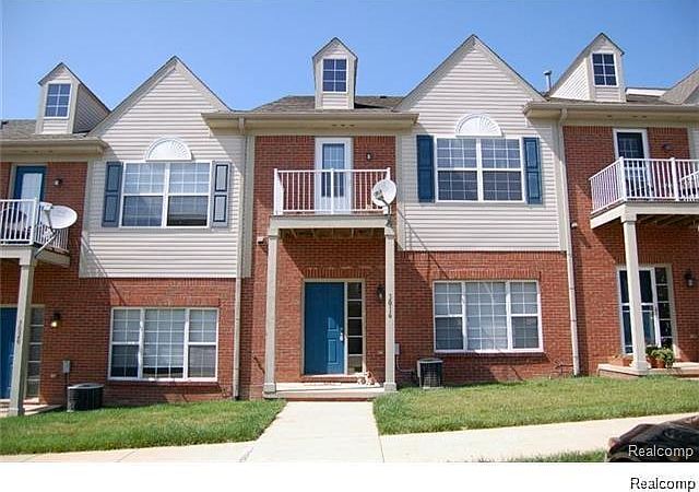 1st image of 3044 Cloverly Ln