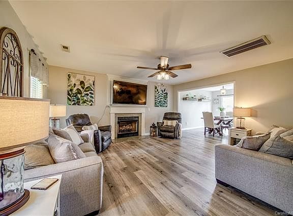 5th image of 4285 Timberwood Dr #48