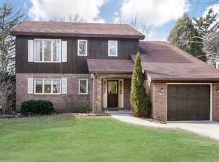 706 N Carlton Ave, Wheaton, IL 60187