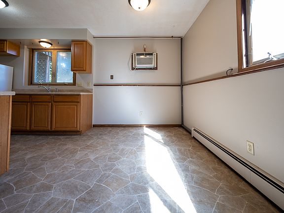 4th image of 891 High St #1