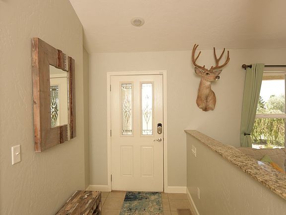 3rd image of 388 Lakeport Dr