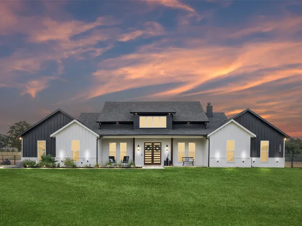 1032 Bluebonnet Dr, Weatherford, TX 76087