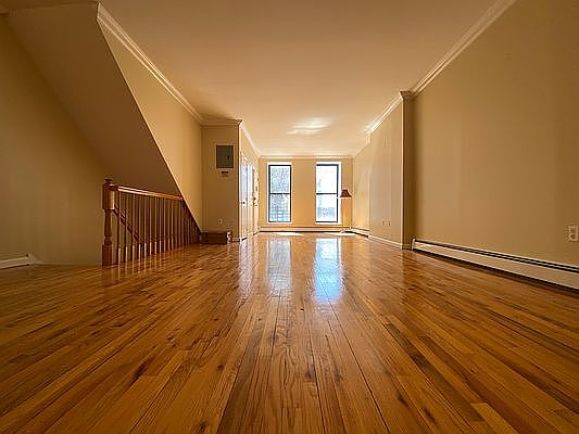 4th image of 309 Pulaski St #3