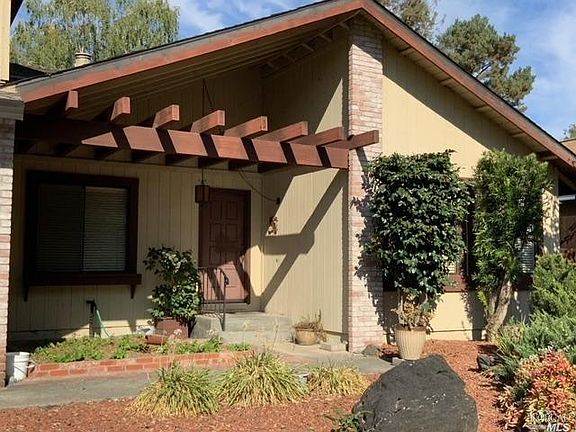4th image of 681 Hudson Ct