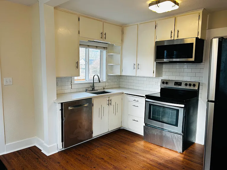 4330 S K St — Photo 5