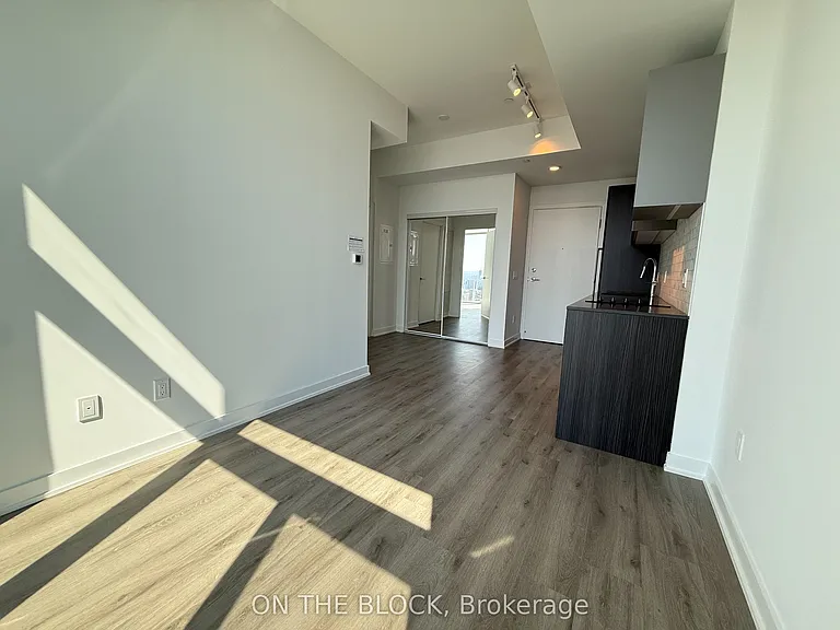 252 Church St #Penthouse 17 — Photo 7